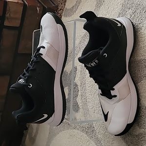 Nike Fly By II basketball sz8 mens low top black white mesh